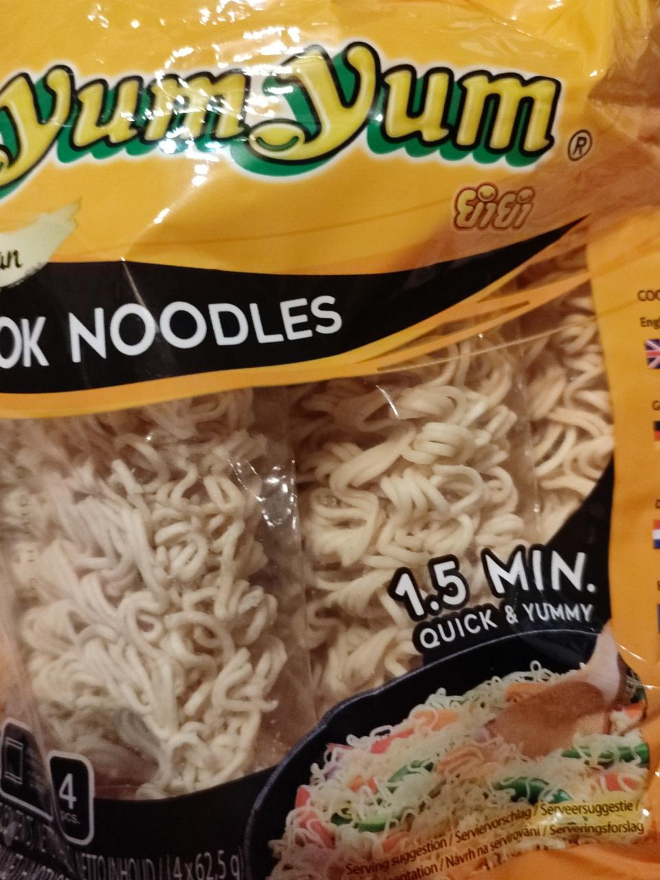 Fotografie - Wok noodles Yum Yum