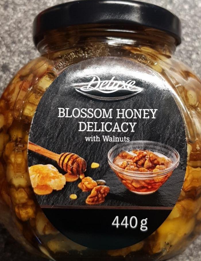 Fotografie - Blossom honey delicay with walnuts