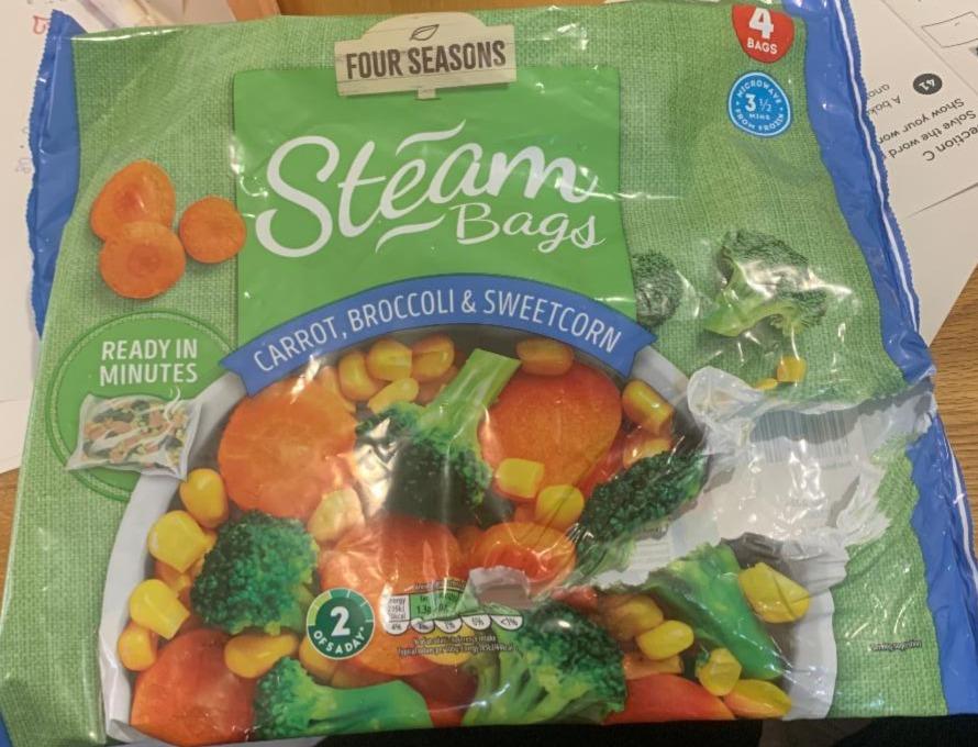 Fotografie - Carrot, Broccoli & Sweetcorn Steam Bags Four Seasons