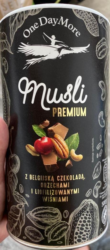 Fotografie - Musli Premium z belgijską czekoladą, orzechami i liofilizowanymi wiśniami One Day More
