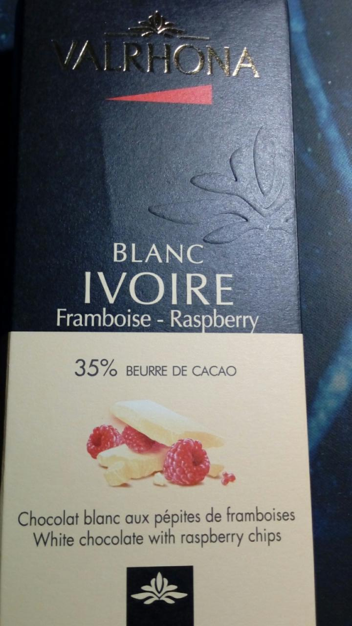 Fotografie - White chocolate with raspberry chips Valrhona