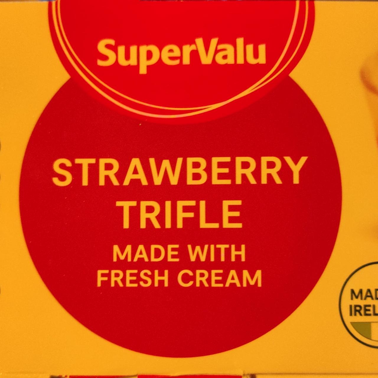 Fotografie - Strawberry trifle made with fresh cream SuperValu