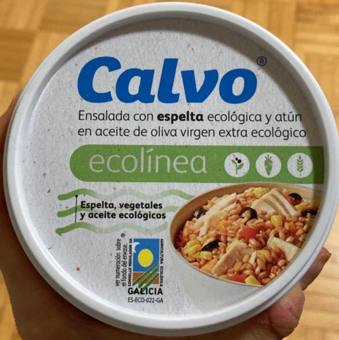Fotografie - Salát s bio špaldou a tuňákem v bio extra panenském olivovém oleji Calvo