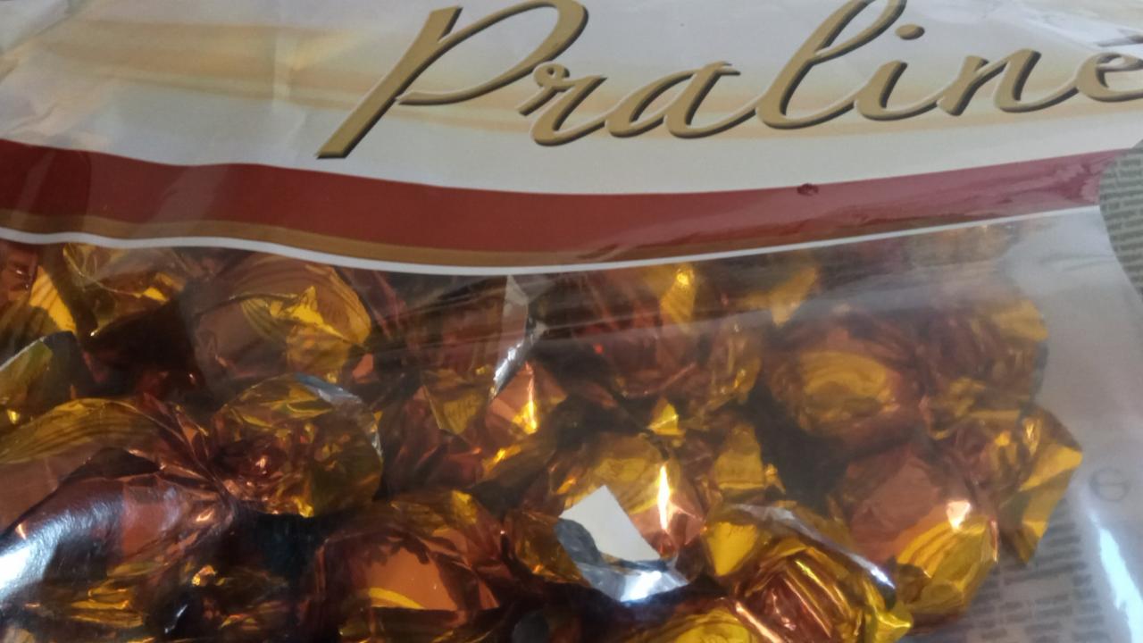 Fotografie - pralinky z mléčné čokolády s příchutí kapučína
