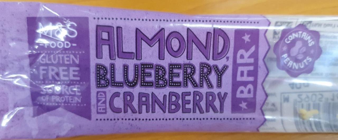 Fotografie - Almond Blueberry and Cranberry Bar M&S Food