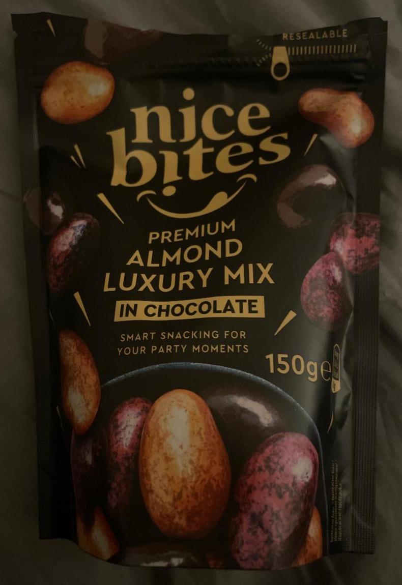 Fotografie - Premium Almond Luxury Mix in Chocolate Nice Bites