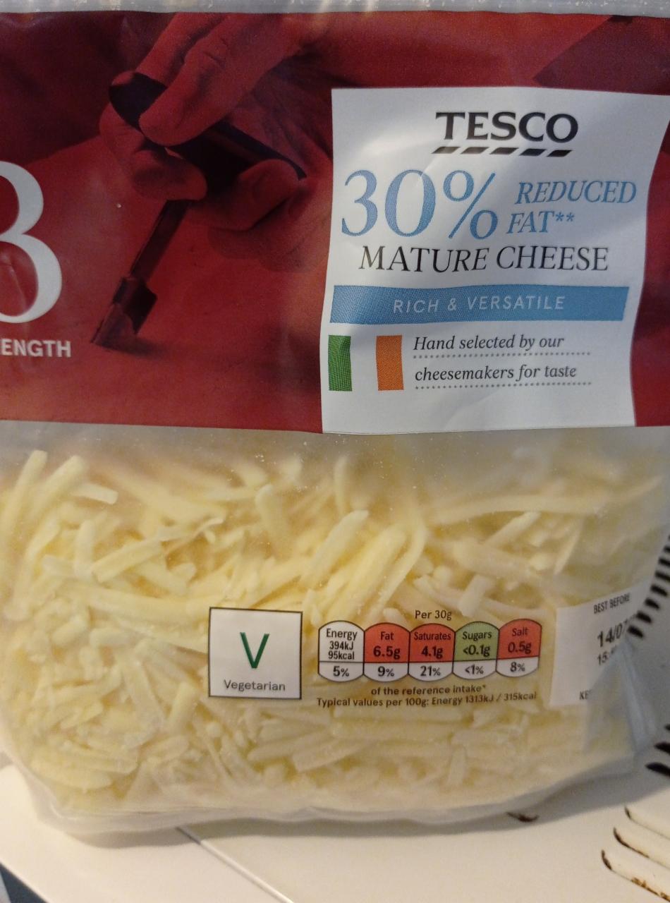 Fotografie - 30% Reduced Fat Mature Cheese Tesco