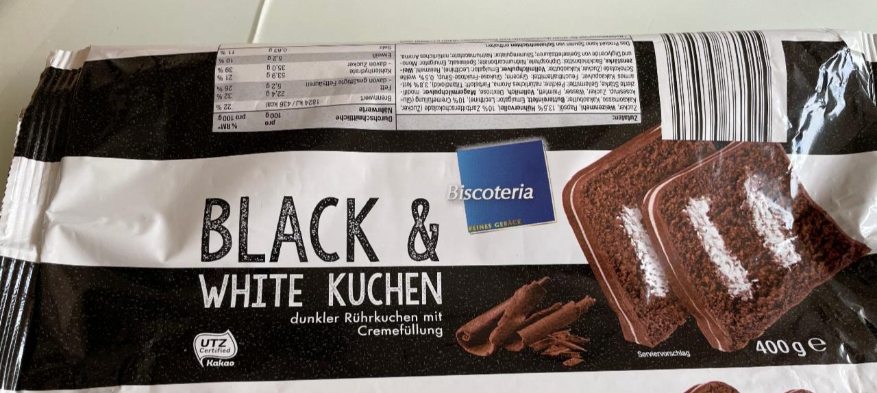 Fotografie - Black & White kuchen dunkler Rührkuchen mit Cremefüllung Biscoteria