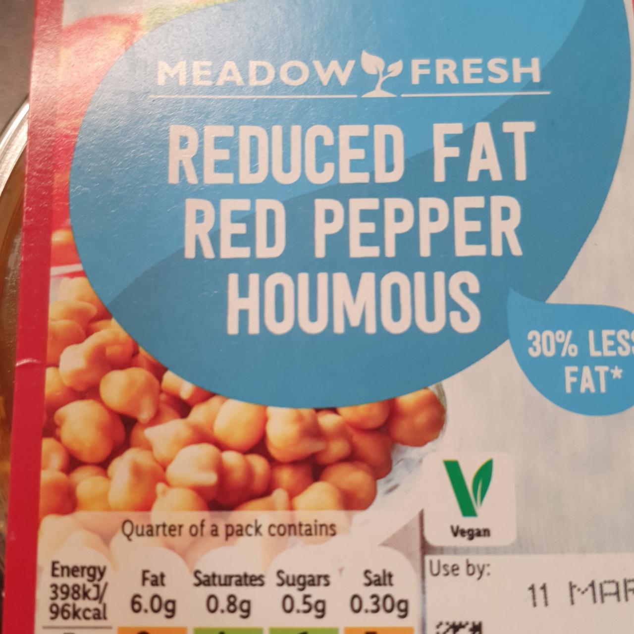 Fotografie - Reduced Fat Red Pepper Houmous Meadow Fresh
