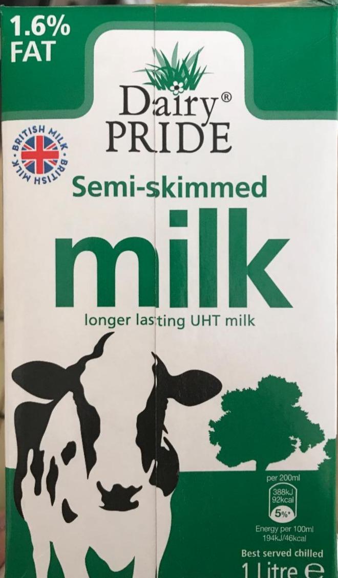 Fotografie - Semi-skimmed milk Dairy pride