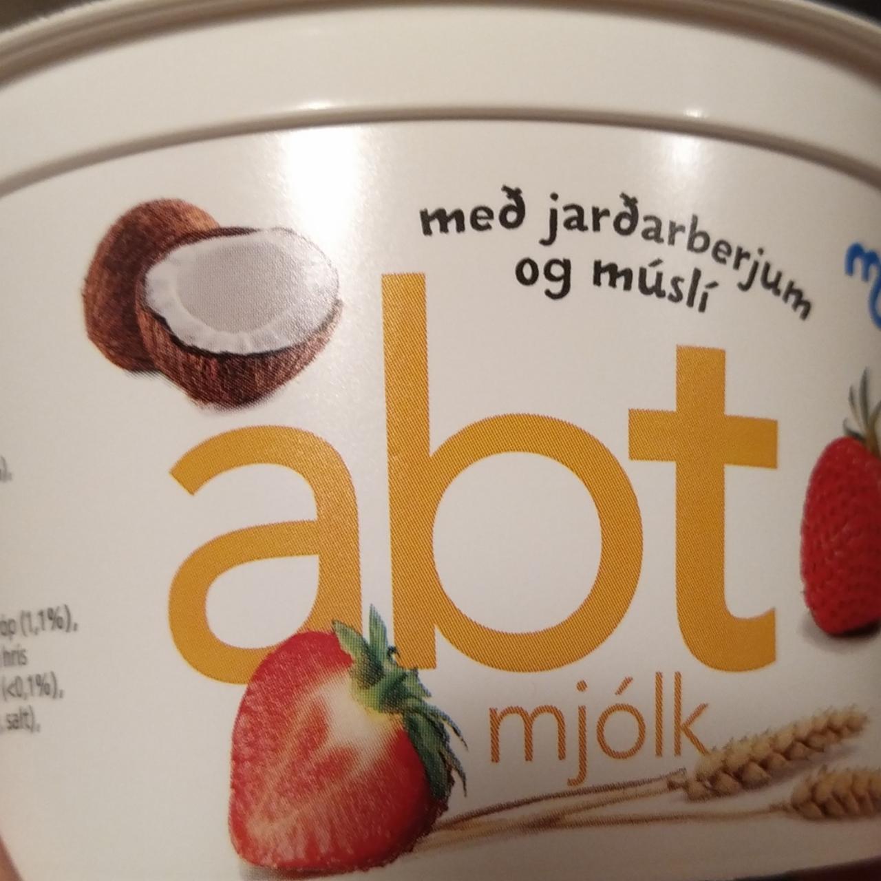 Fotografie - ABT mjólk með jarðarberjum og múslí Mjólkursamsalan