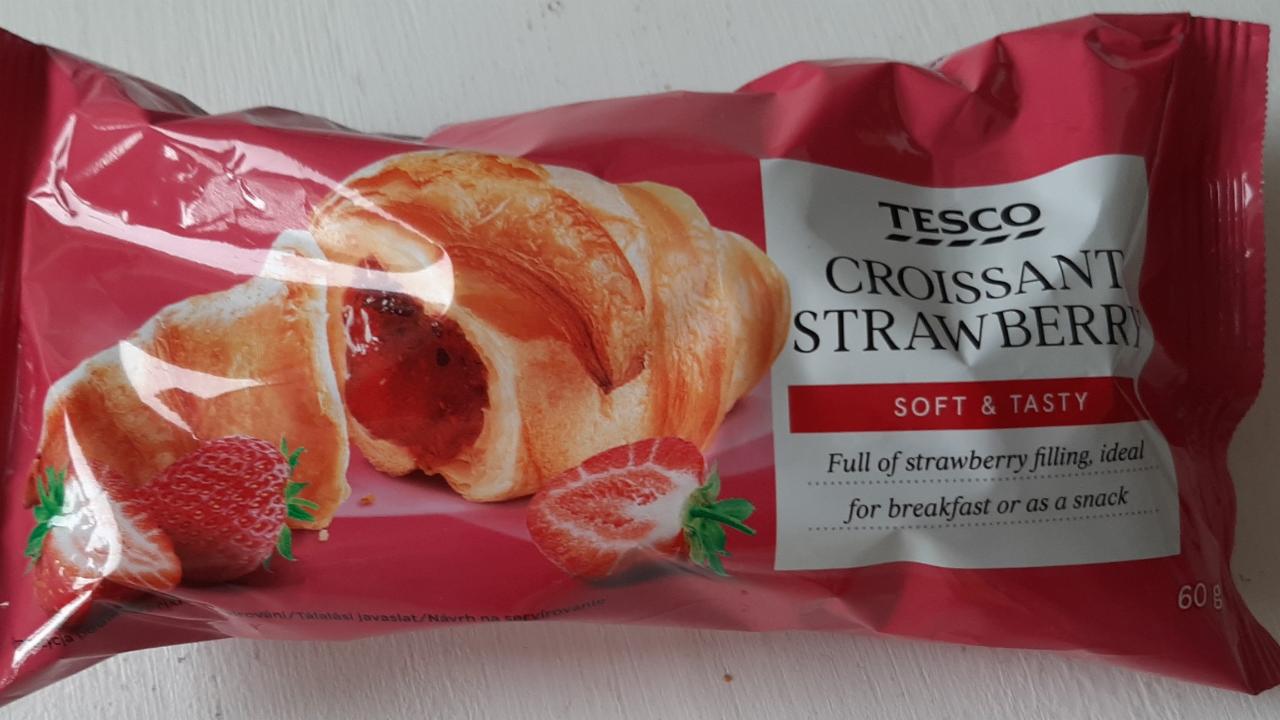 Fotografie - Croissant strawberry Tesco