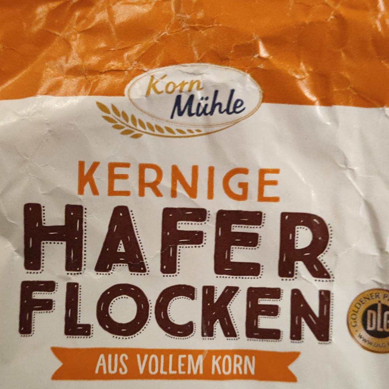Fotografie - Kernige Hafer Flocken Korn Mühle
