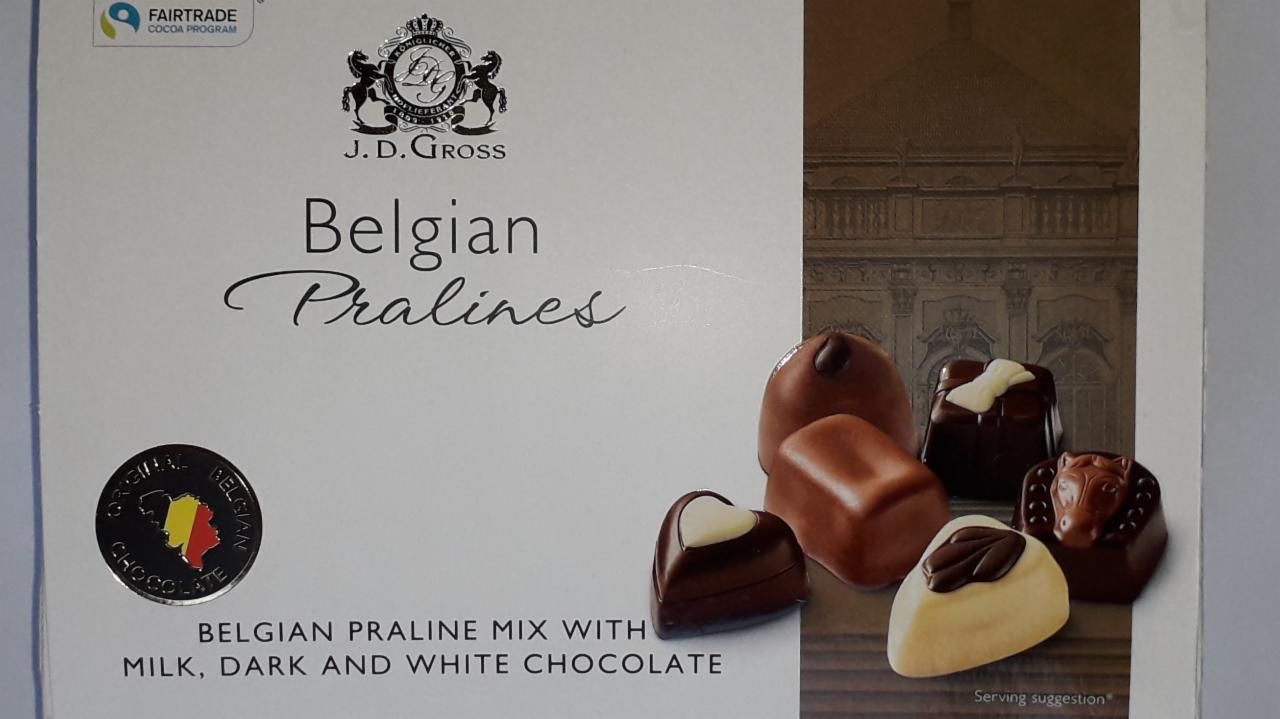 Fotografie - Belgian pralines mix milk dark white chocolate J.D.Gross