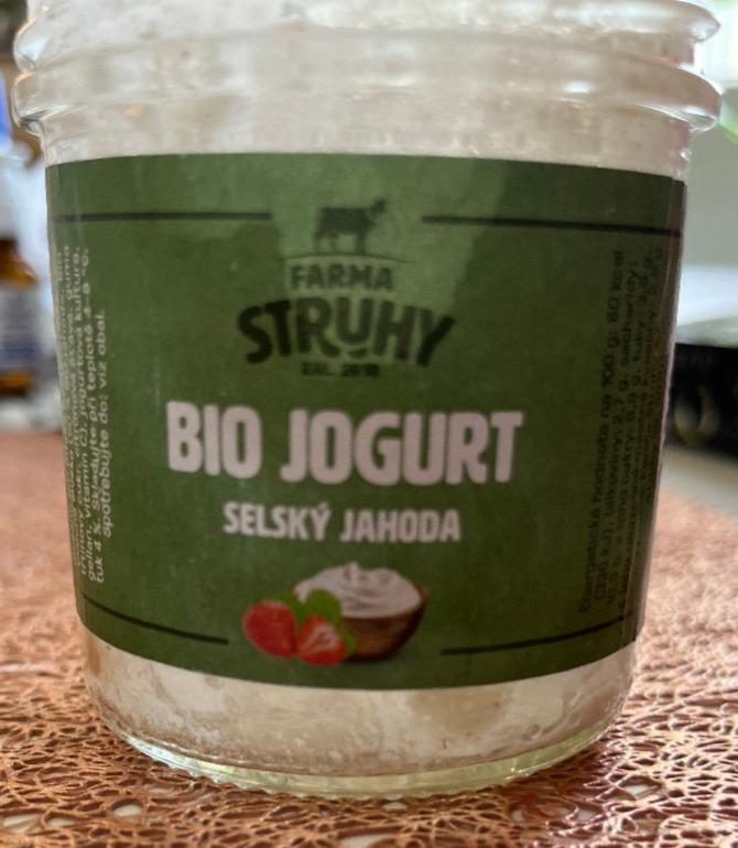Fotografie - Bio jogurt selský jahoda Farma Struhy