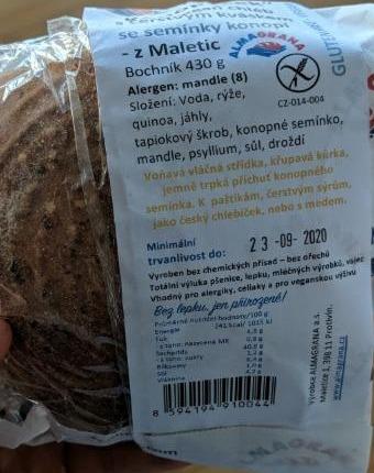 Fotografie - Konopáček - světlý vegan chléb s čerstvým kváskem se semínky konopí