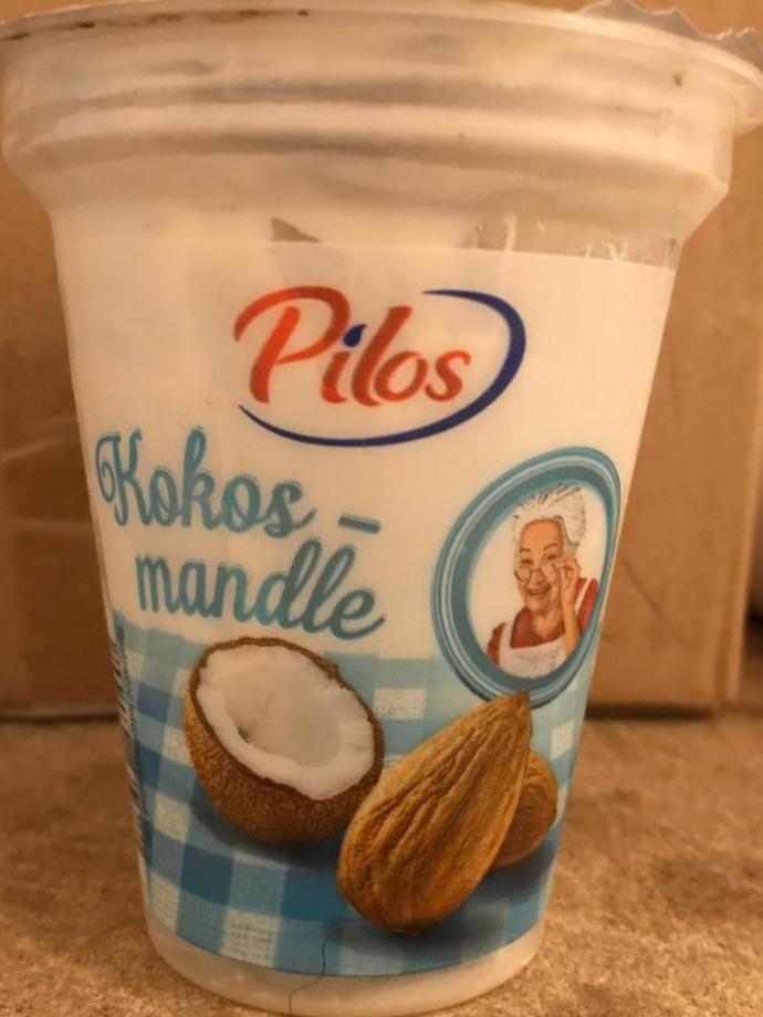 Fotografie - Babiččin jogurt s kokosem a mandlemi