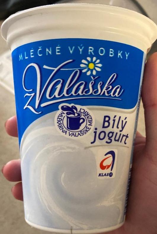 Fotografie - bílý jogurt z Valašska 3,1% tuku Mlékárna Valašské Meziříčí