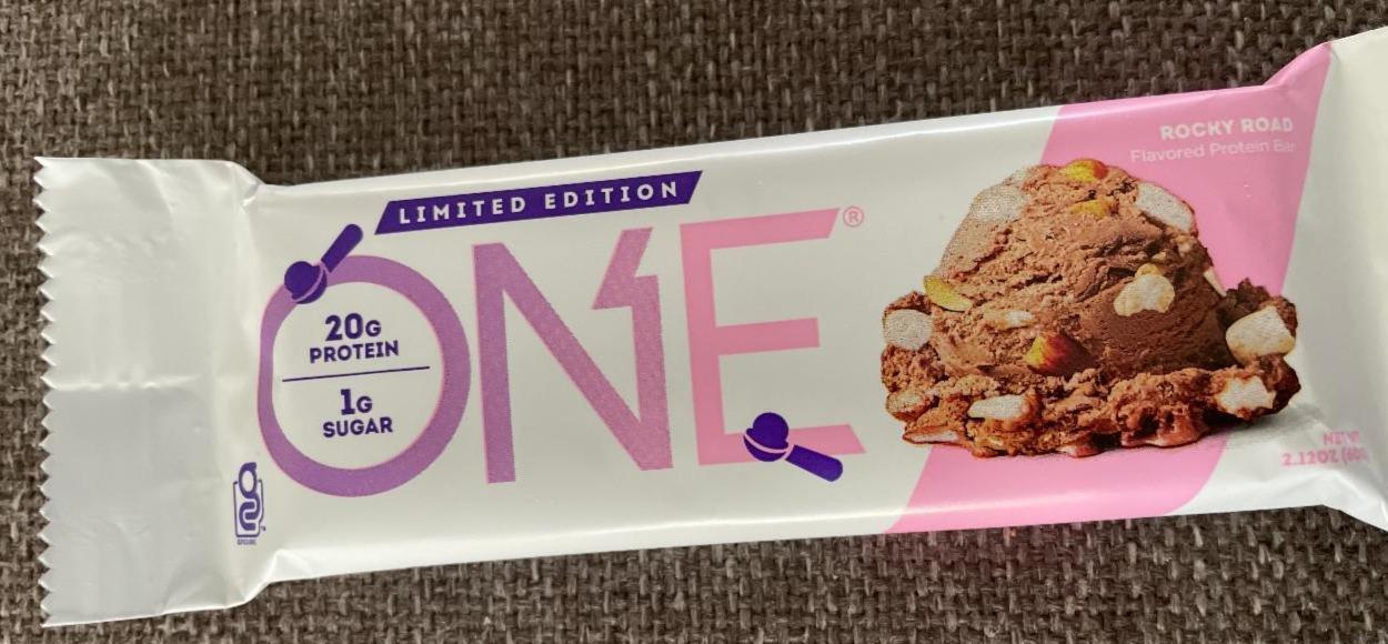 Fotografie - Rocky Road flavored protein bar One