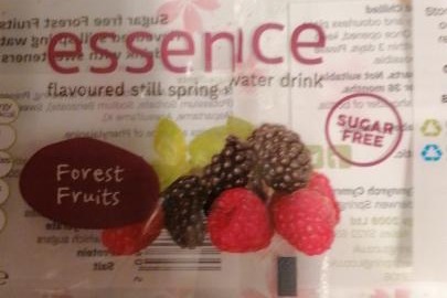 Fotografie - Essence Forest Fruits Flavour Still Spring Water Drink