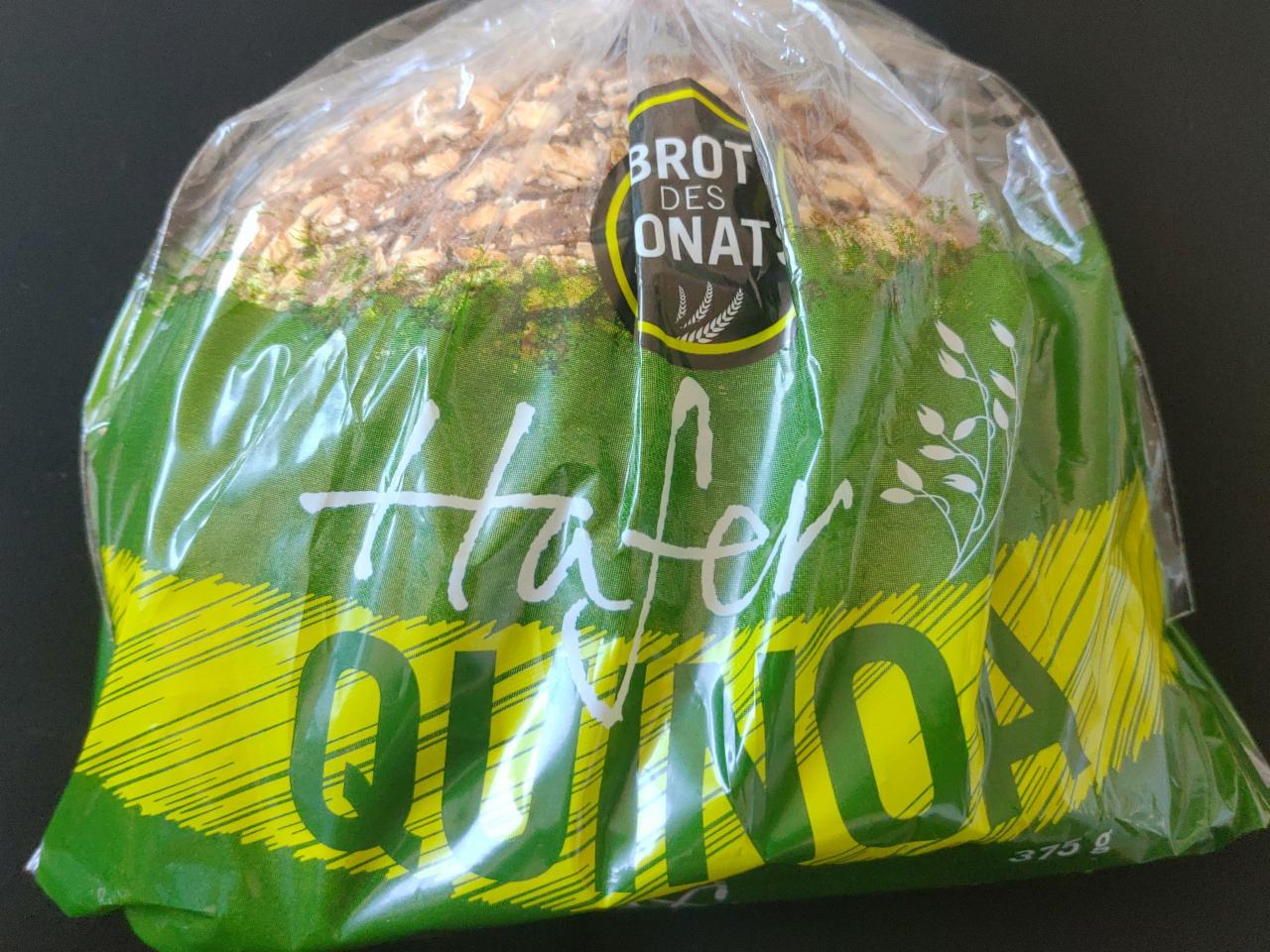 Fotografie - Krájený chléb s ovesnými vločkami a quinoou 44% pšenice Brot des Monats