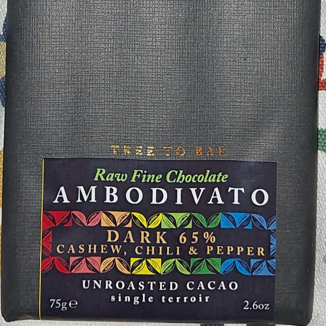 Fotografie - Dark 65% Cashew, Chilli & Pepper Ambodivato Chocolat Madagascar