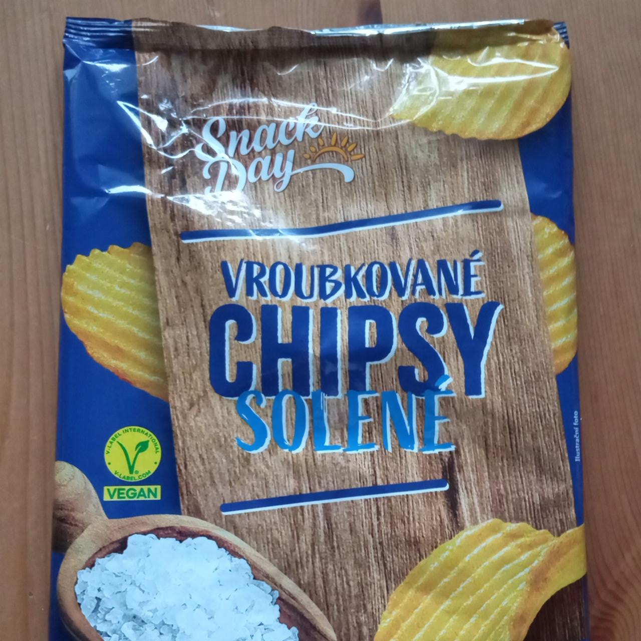 Fotografie - Vroubkované chipsy solené Snack Day