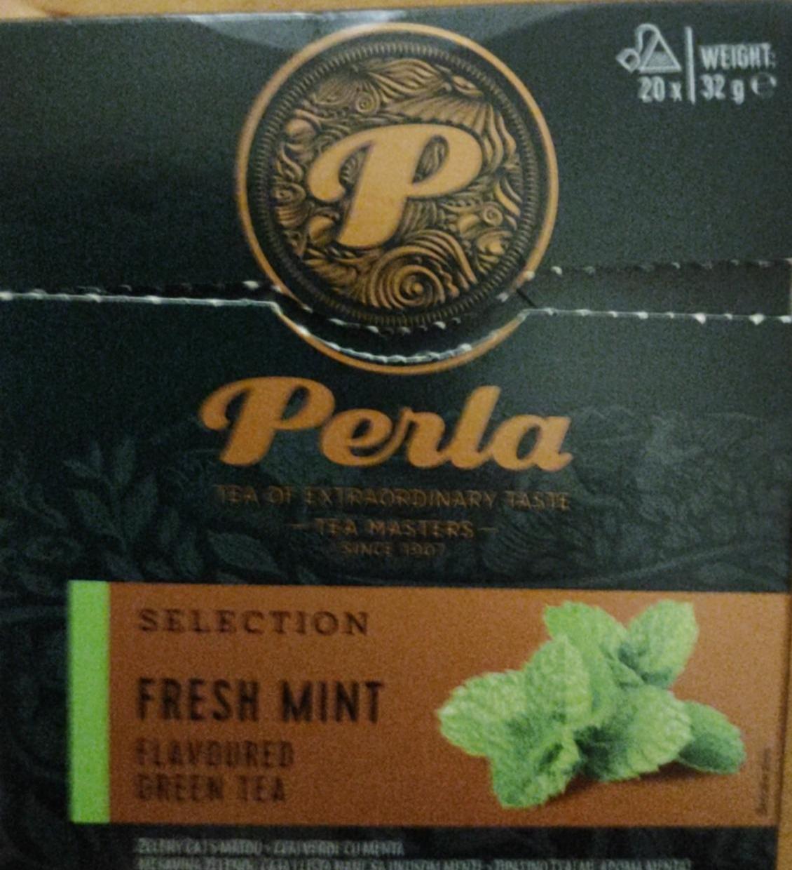 Fotografie - Fresh mint flavoured green tea Perla