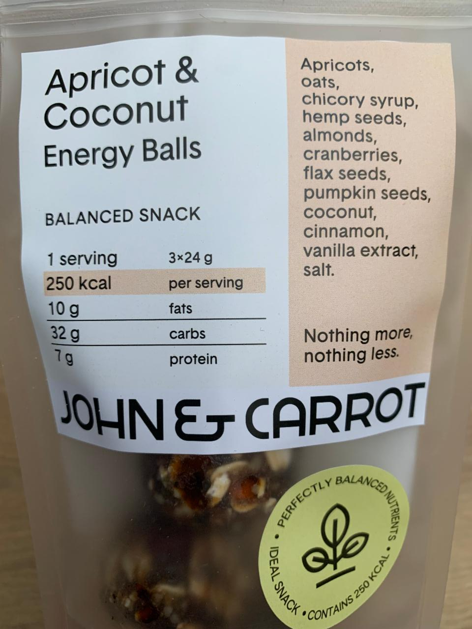 Fotografie - Apricot & Coconut Energy Balls John & Carrot