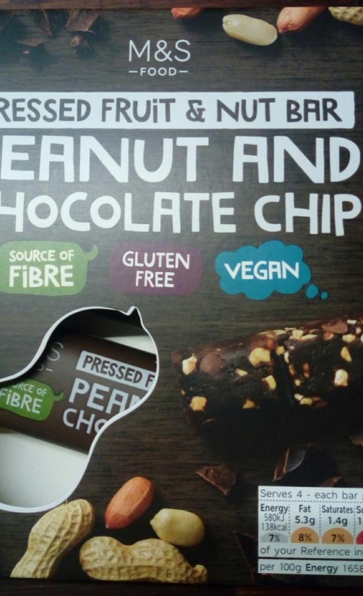 Fotografie - Pressed Fruit & Nut Bar Peanut and Chocolate Chip M&S Food