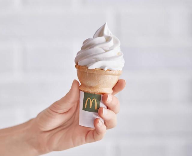 Fotografie - zmrzlina v kornoutku McDonald's