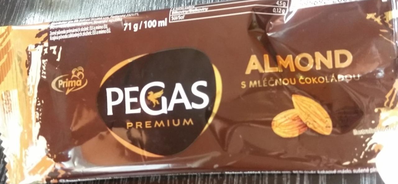 Fotografie - Pegas Premium Almond s mléčnou čokoládou