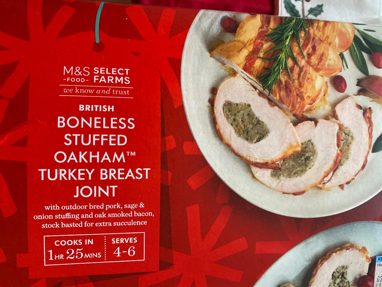 Fotografie - Boneless stuffed oakham turkey breast joint M&S Food
