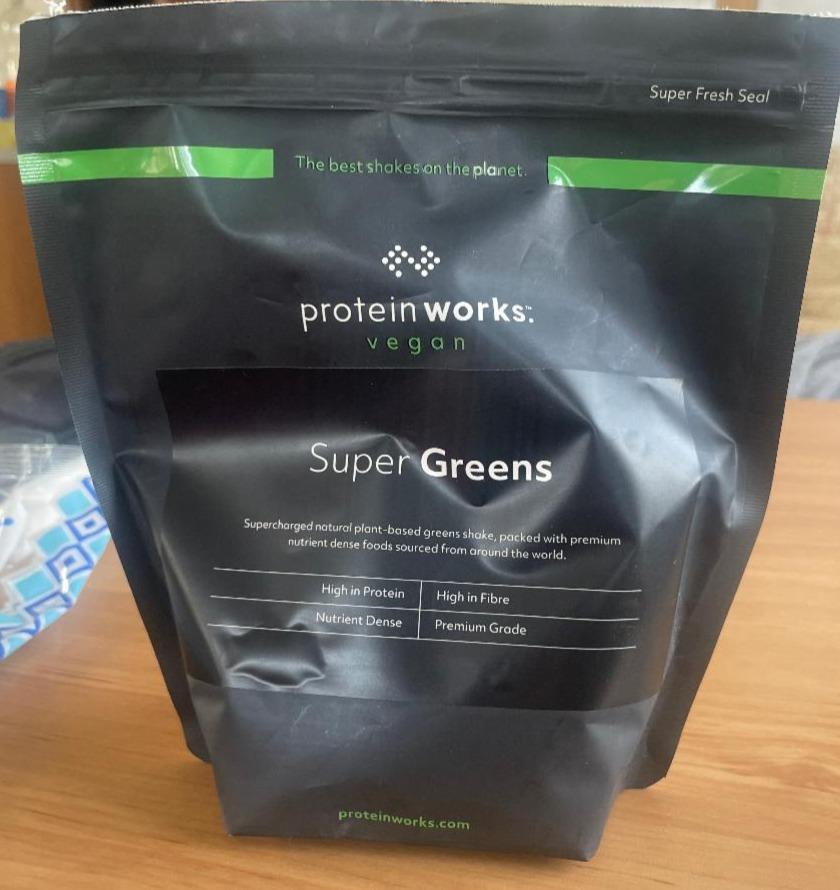Fotografie - Super Greens Vegan Pomegranate and Cranberry Protein Works
