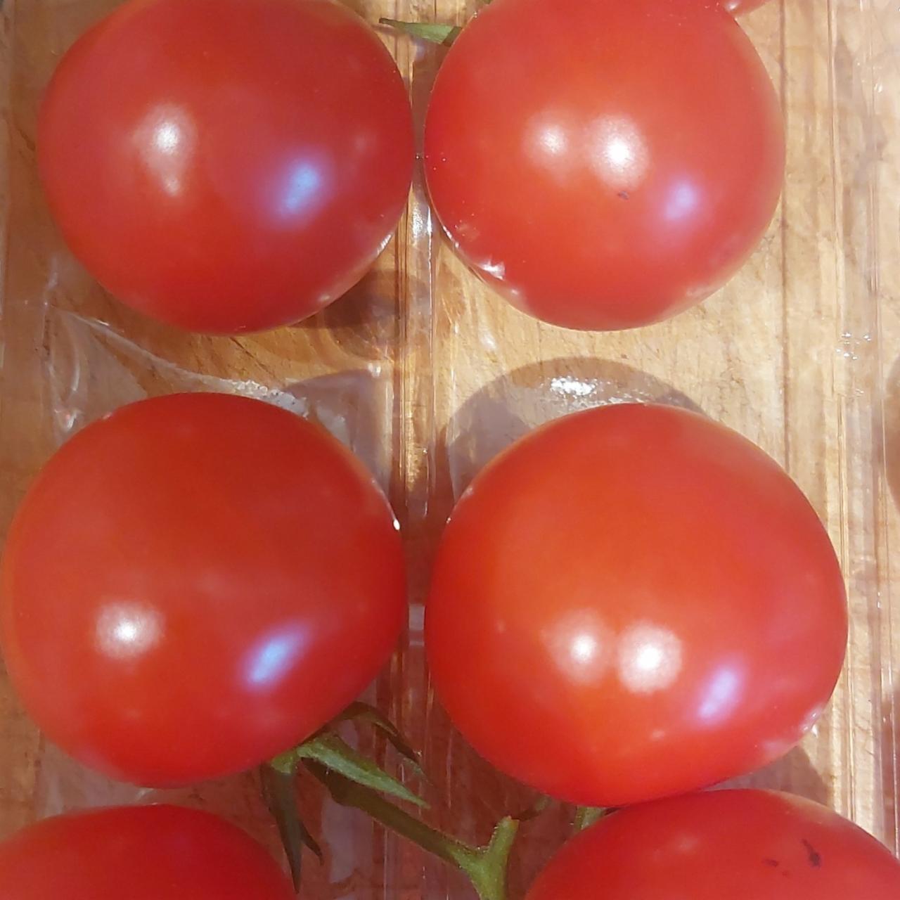 Fotografie - Sweet vine ripened tomatoes Tesco