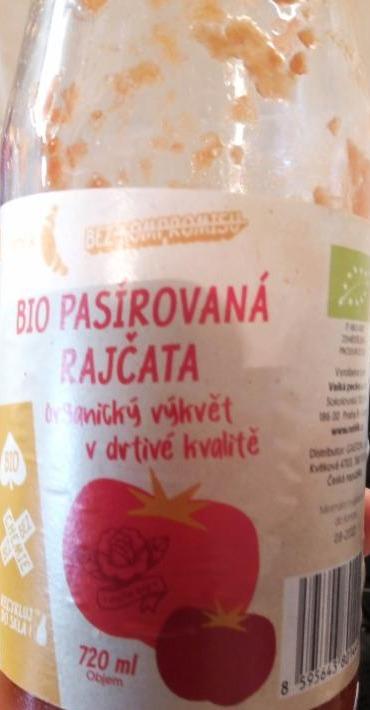 Fotografie - Bio pasírovaná rajčata Rohlik.cz
