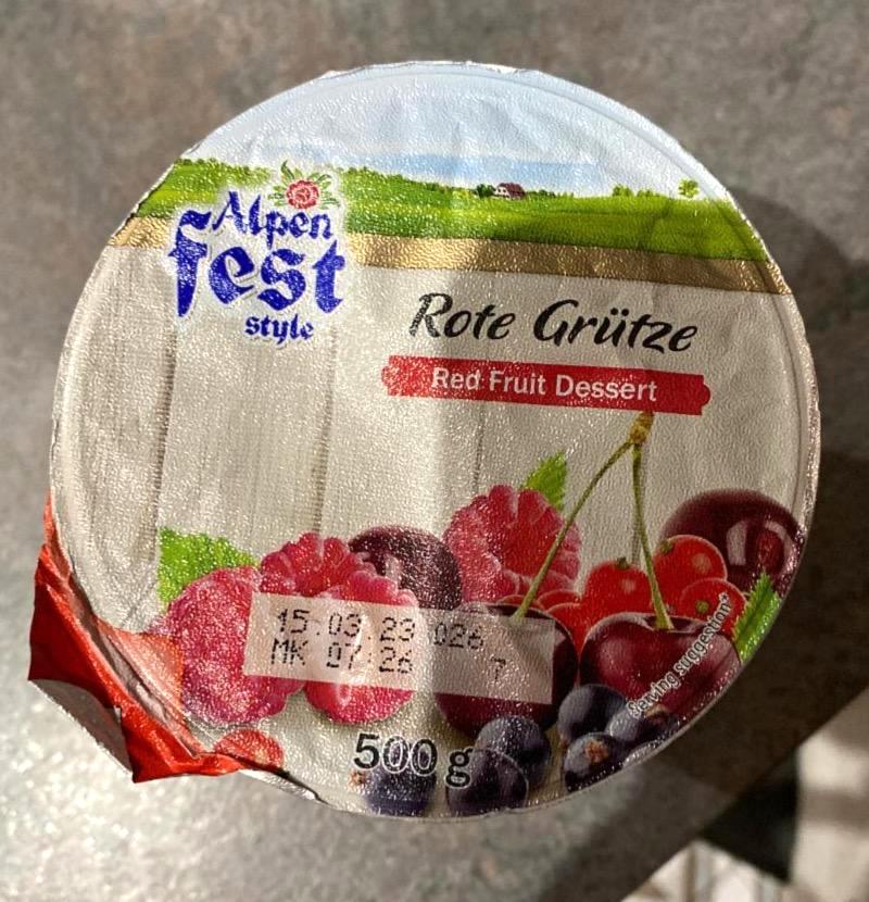 Fotografie - Rote Grütze Red fruit dessert Alpen fest style
