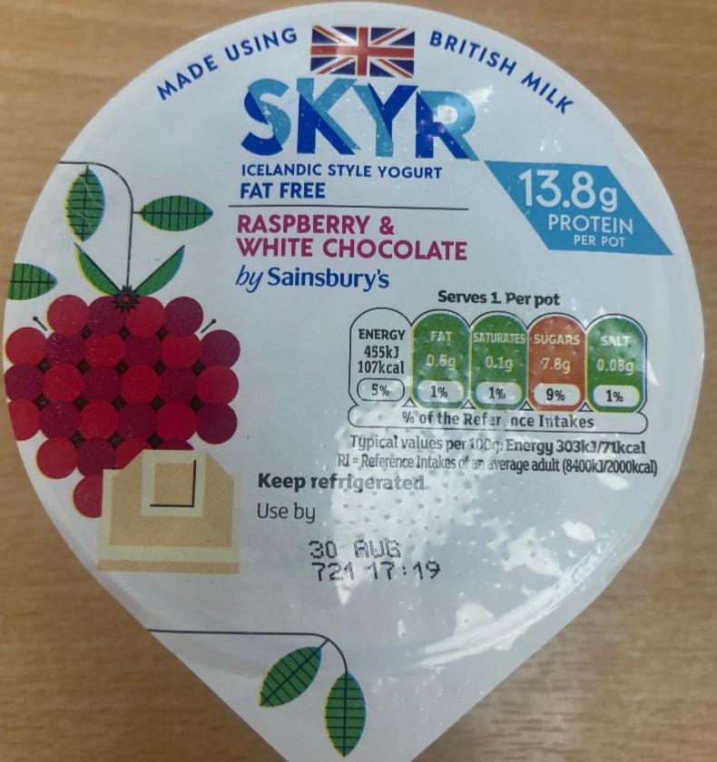Fotografie - Skyr fat free Raspberry & white chocolate Sainsbury’s