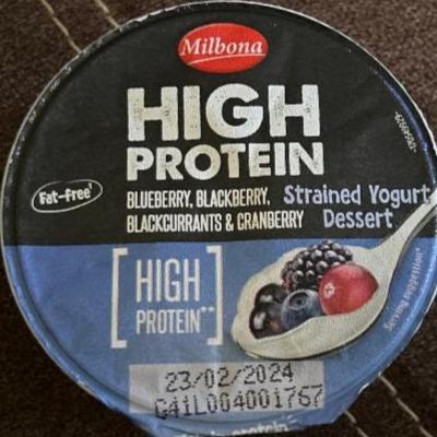 Fotografie - High Protein Fruit Yogurt Dessert Blueberry Blackberry Blackcurrant Cranberry Milbona