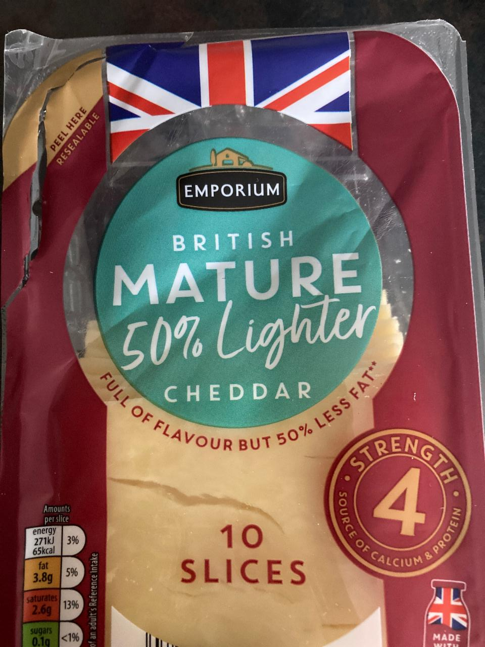 Fotografie - British Mature Cheddar 50% Lighter Emporium